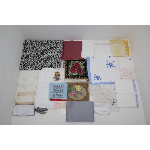 654 - Collection of Mixed Linens and Embroidered items