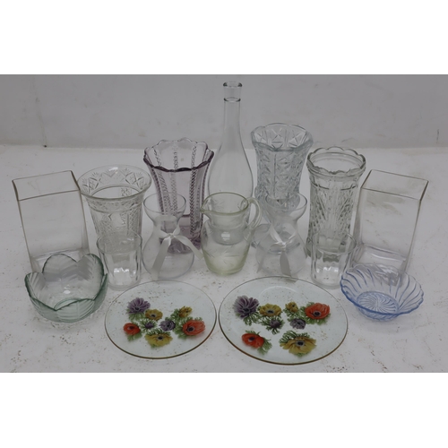 657 - A Box Containing a Selection of Mixed Glassware, Includes Vases, Jug, Plates and More.