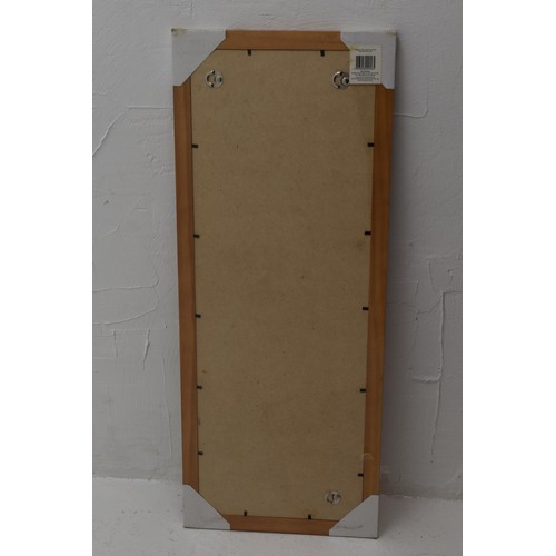 200 - Wall Mounted 10 x 15 cm Picture Display