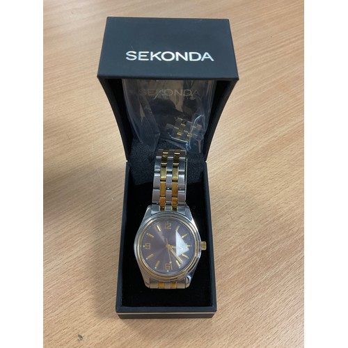 15 - Sekonda Gents Watch complete in box with Spare Links.