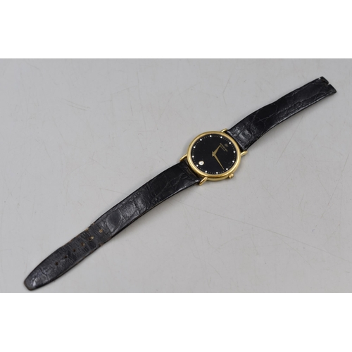 96 - Gents Raymnond Weil Ref 9124. 32mm 18k Electroplated case with leather strap. Powered by a quartz mo... 