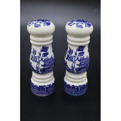 246 - Set of Vintage Blue Willow Ceramic Salt and Pepper Pots complete with stoppers