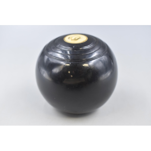 470 - A Pair of Lawn Bowls in Slazenger Bag, With A Full Set of Metal Boules.