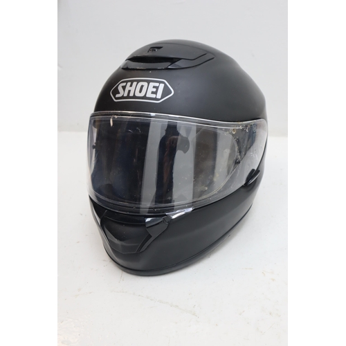 514 - A Mixed Selection To Include Motorcycle Helmet, Bathroom Weights, Lyman 1200DPSII (Requires Attentio... 