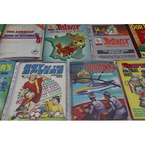 536 - Mixed Lot of Vintage Annuals to include The Wombles, The Goodies, Asterix, Bananaman, Mightymouse an... 