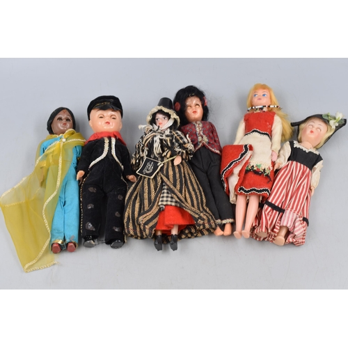 561 - Selection of Series Dolls of The World. A/f