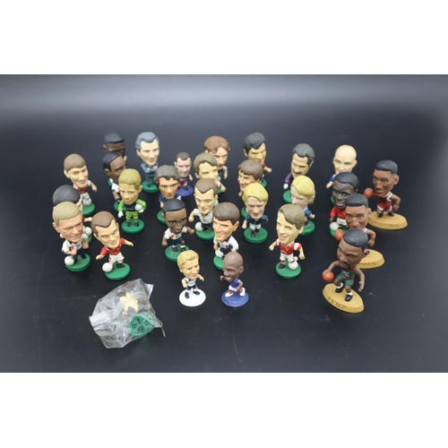 562 - Mixed Lot of Vintage Headliners Football Figures