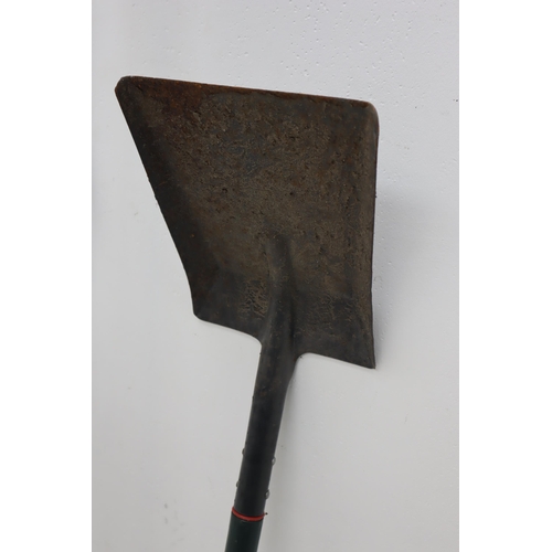 640 - A Selection of four Garden Tools, To Include Spade, Garden Fork, Rake and Lawn Aerator