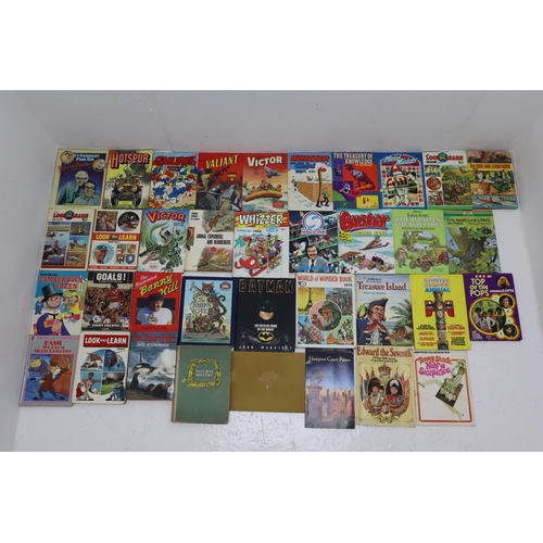 608 - Mixed Lot of Vintage Annuals to include Whizzer and Chips, Smurfs, Batman, Metal Micky, Look and Lea... 