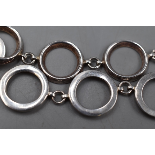 31 - Silver 925 Circle Link Bracelet. Approx. Length 18cm.