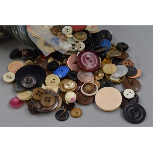 405 - Large Selection of Vintage Buttons