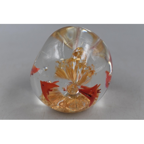 199 - Paperweight Made Of Glass With Bubbles And Fish Inside