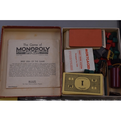 470 - A Vintage 1940's Monopoly Board Game, All Pieces Appear To Be There.