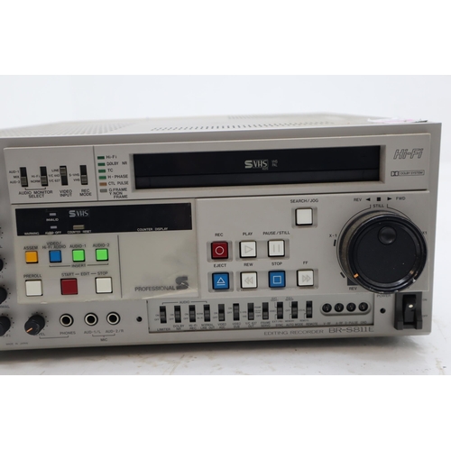 490 - JVC BR-S611E Video Cassette Recorder (Powers On)