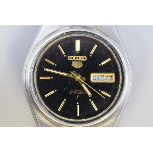 39 - Seiko 5 21 Jewels Automatic Gents Day / Date Watch (Working)