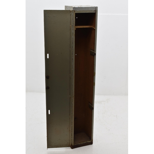 543 - A Single Door Metal Gun Cabinet, Approx 8