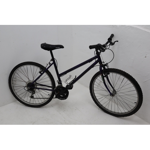 559 - Ladies 18 Speed Mountain Bike