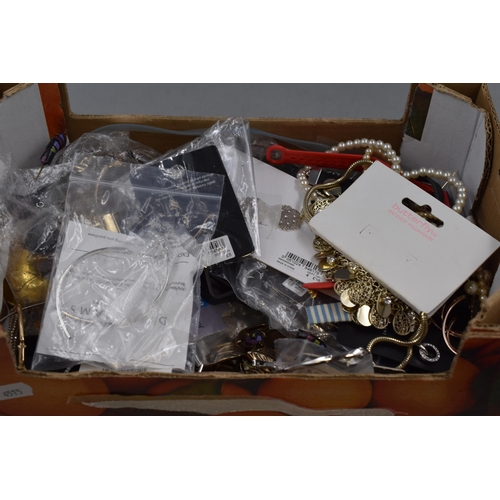 66 - Mixed Selection of Unsorted Jewellery