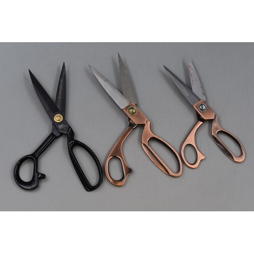 67 - Mixed Tray of Fine Quality Tailors Scissors to include Bihrtc and one other