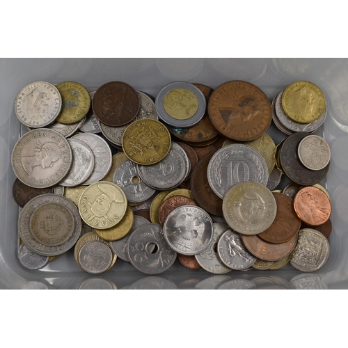 100 - A Selection of Mixed Worldwide Coins.