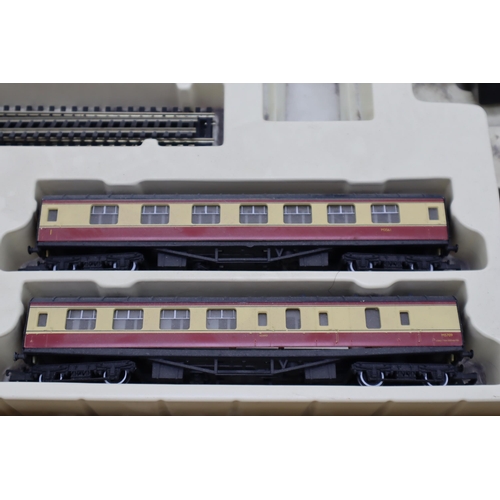 585 - A Hornby Caledonian Stream Train Set - City Of Chester 00 Gauge VGC. Missing Wheels on One of The Ca... 