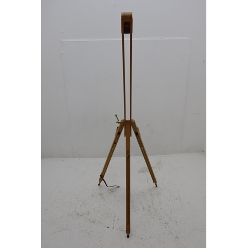 237 - Large New Winsor and Newton Adjustable Pine Easel