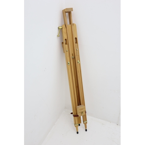 237 - Large New Winsor and Newton Adjustable Pine Easel