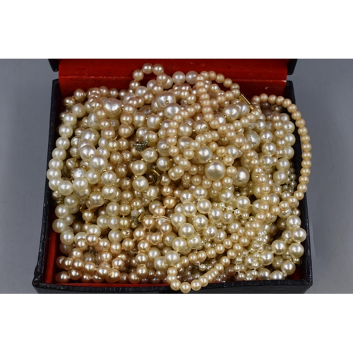 69 - Casket of mixed pearls