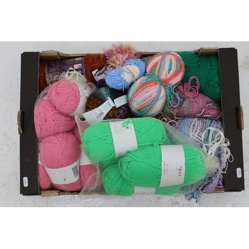 557 - Large Mixed Lot of Brand New Balls of Wool