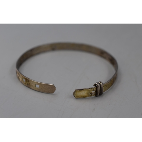 28 - A Hallmarked Birmingham Silver Child's Bangle, Circa 1979.