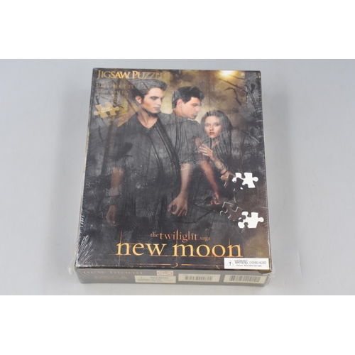 438 - Mixed Selection of Jigsaw Puzzles Including the Twilight New Moon, The Secret Garden, The Old Sweet ... 