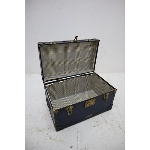 319 - Mossman Midi Sized Travel trunk with key (lock needs attention) approx 20