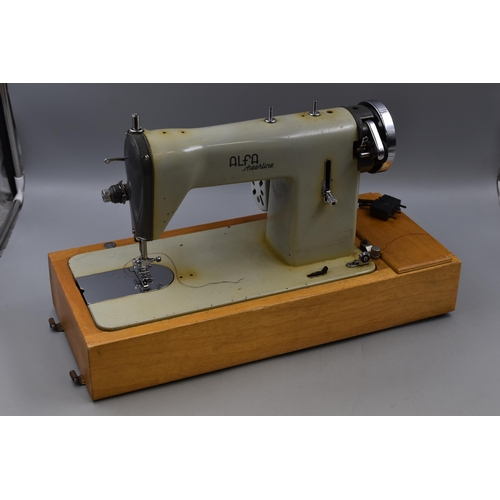 582 - Vintage Alfa Sewing Machine Model 70 Approx 20