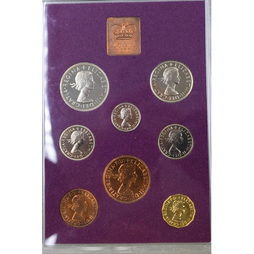 153 - Royal Mint 1970 Coinage of Great Britain Coin Set in Case