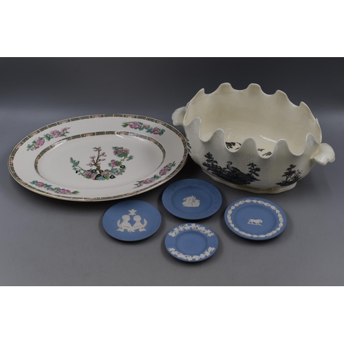 168 - A Selection of Wedgwood Ceramics. Includes Jasperware, Liverpool Birds Wedgwood Eturia Bowl and Indi... 