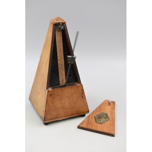 231 - Vintage Metronome in Wooden case