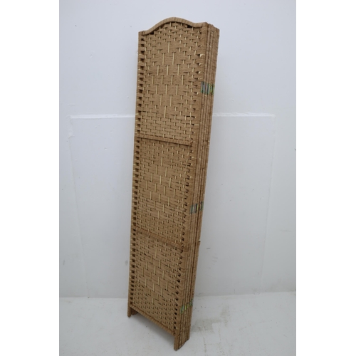 550 - 6 Panels Room Divider Approx 68