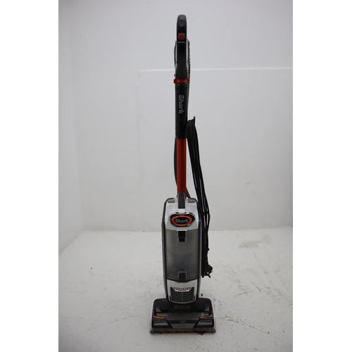 602 - Shark Classic Anti Hair Wrap Upright Vacuum NZ801UK (Work When Tested)