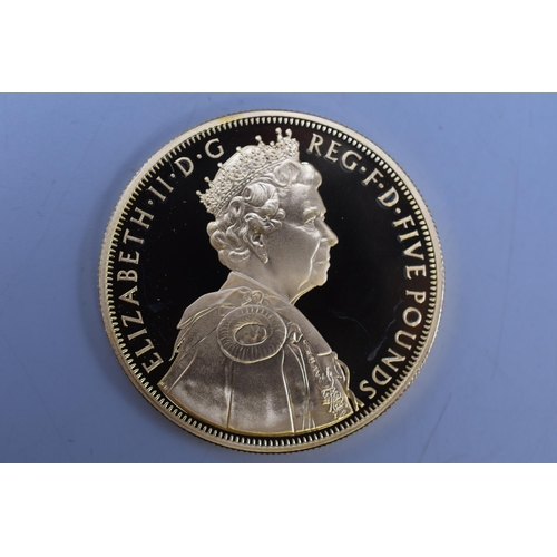 14 - A Royal Mint Gold Plated Silver Proof Diamond Jubilee Five Pound Coin. With Presentation Case and Ce... 