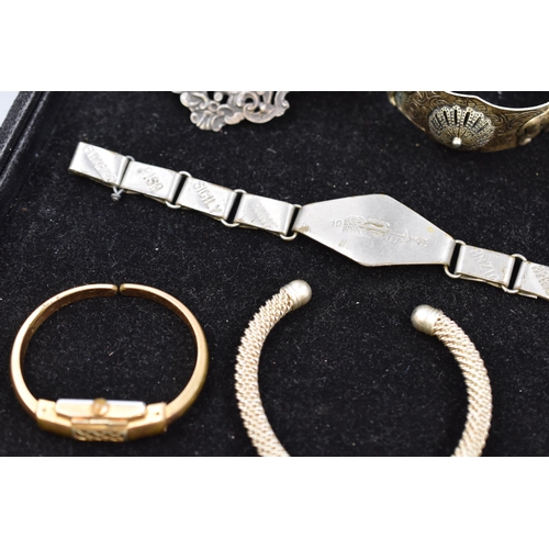 30 - Interesting selection of mixed jewellery, Belt Buckle and fob