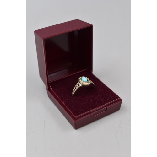 33 - Vintage Silver 925 Turquoise Stoned Ring Complete with Presentation Box