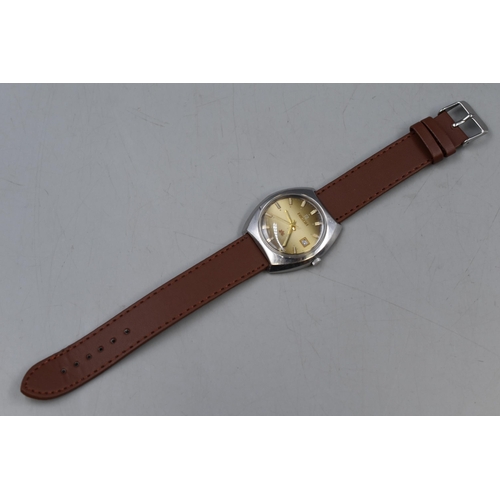 75 - Ricoh 17 Jewels Hand Winding Date Watch with Leather Strap (Working)