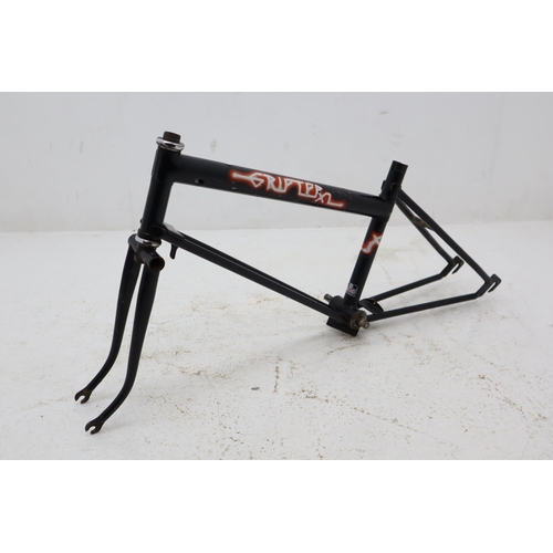 661 - A 1980's Raleigh Grifter XL BMX Bike Frame