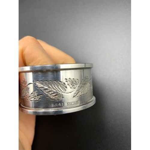 34A - Silver Hallmarked Birmingham Napkin Ring with Leaf Design. By Henry Griffith & Sons. Approx. 4cm... 