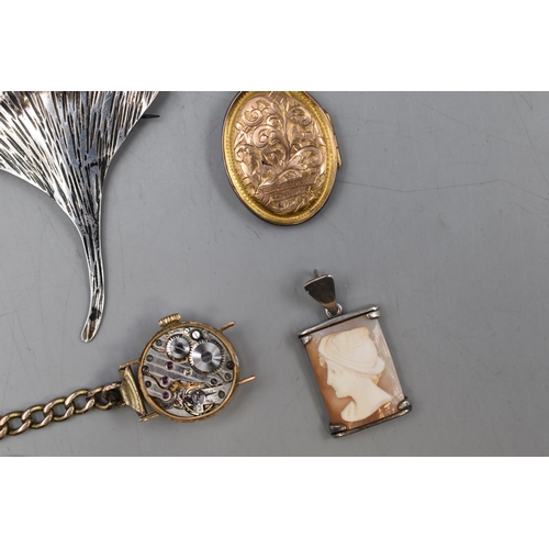 35 - Mixed Selection including 18ct Gold cased Watch, Gold 375 Gents Signet Ring, Silver brooch and Penda... 