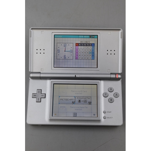 362 - Nintendo DS Lite with 4 Games and power Lead (Powers On)