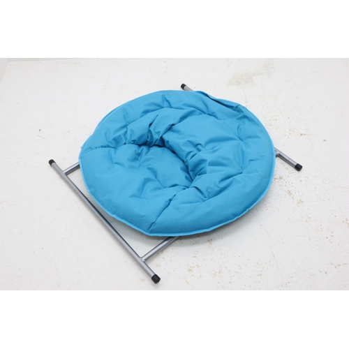 399 - Lightweight Folding Chair Oversized Saucer