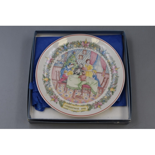 685 - Selection of 3 Wedgwood Childrens Story Collectors Plates Royal Grafton and Spode Spanish Armada pla... 