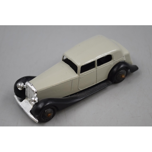 100 - A Selection of Six Die Cast Play Worn Dinky Cars. Includes Alvis, Sunbeam-Talbot and More.