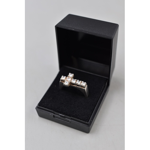 6 - Silver 925 Multi Stoned Gents Cross Ring (Size T) Complete with Presentation Case